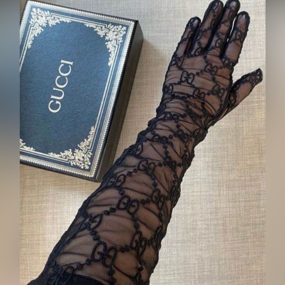 Long Gucci embroidered gloves. Worn 1x